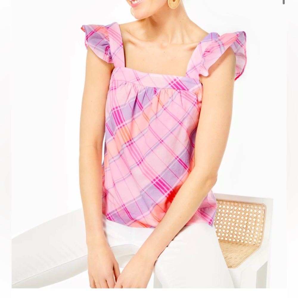 Super cute top - Lilly - like new.